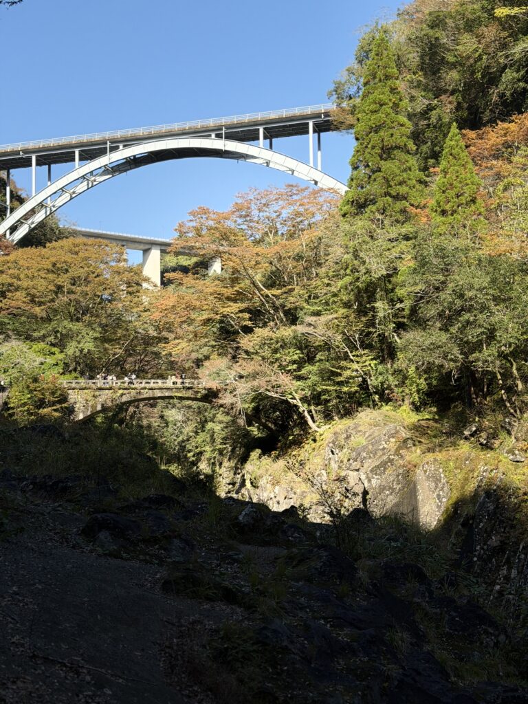 高千穂峡の「三代橋」