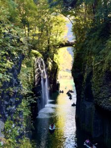 高千穂峡の真名井の滝とボート